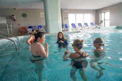 L’ECOLE SWIM STARS VOUS AIDE À APPRIVOISER L’EAU