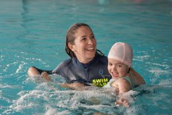 L’ECOLE SWIM STARS VOUS AIDE À APPRIVOISER L’EAU